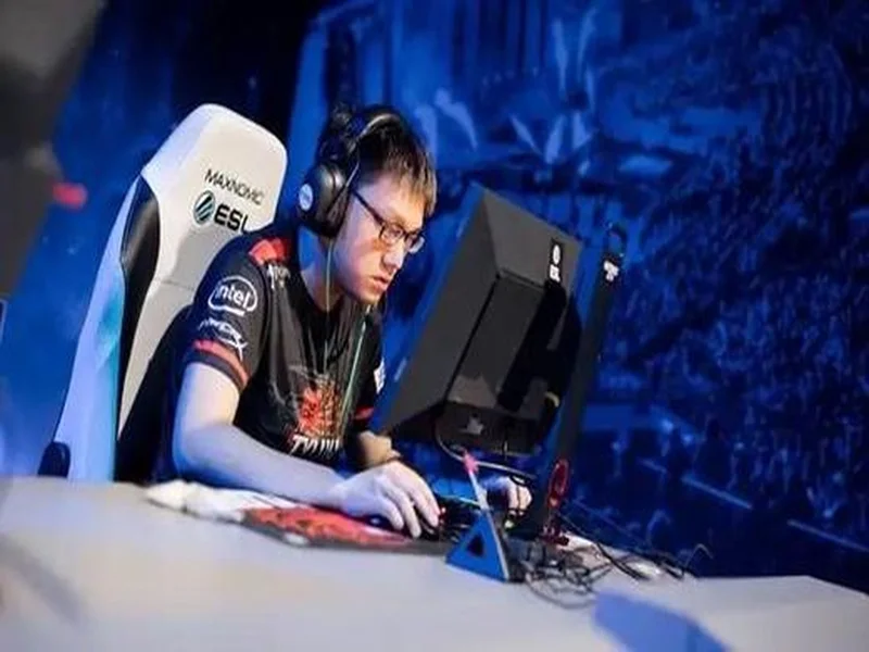 白菜盛赞TYLOO新星玲皇:他的瞄准是世界顶尖水平